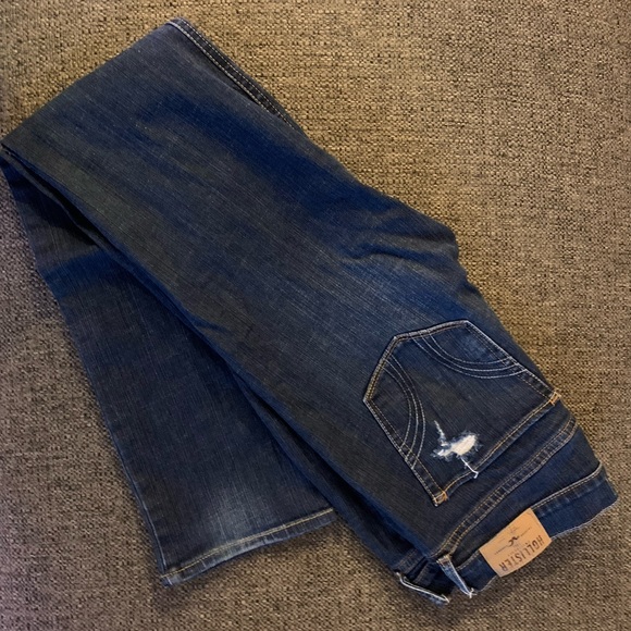 Distressed Hollister Jeans for Her - Picture 3 of 3